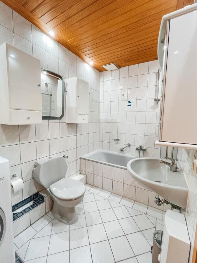 Km Apparts 1 Везель Экстерьер фото